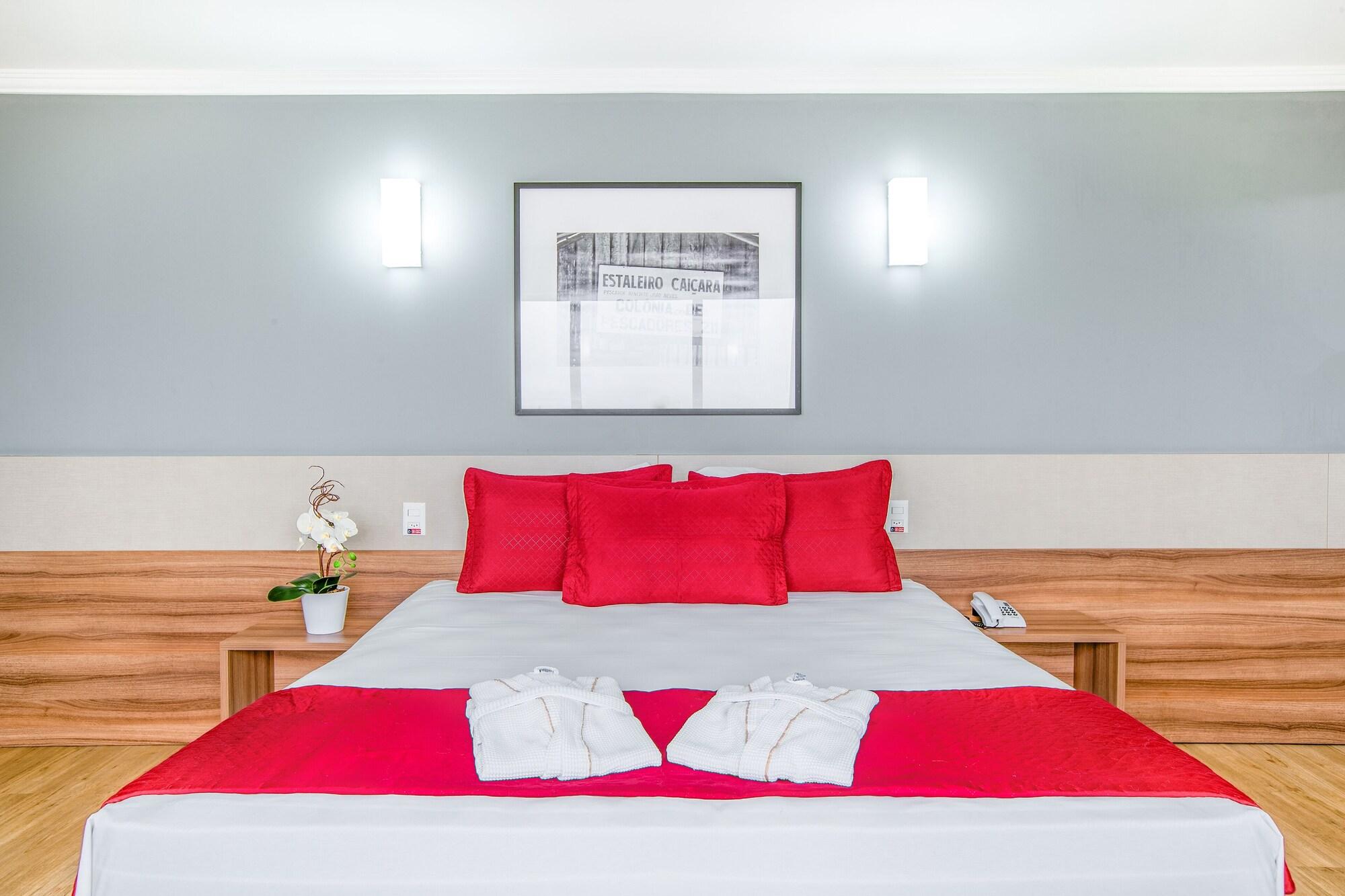 Iate Centro Hotel 4*