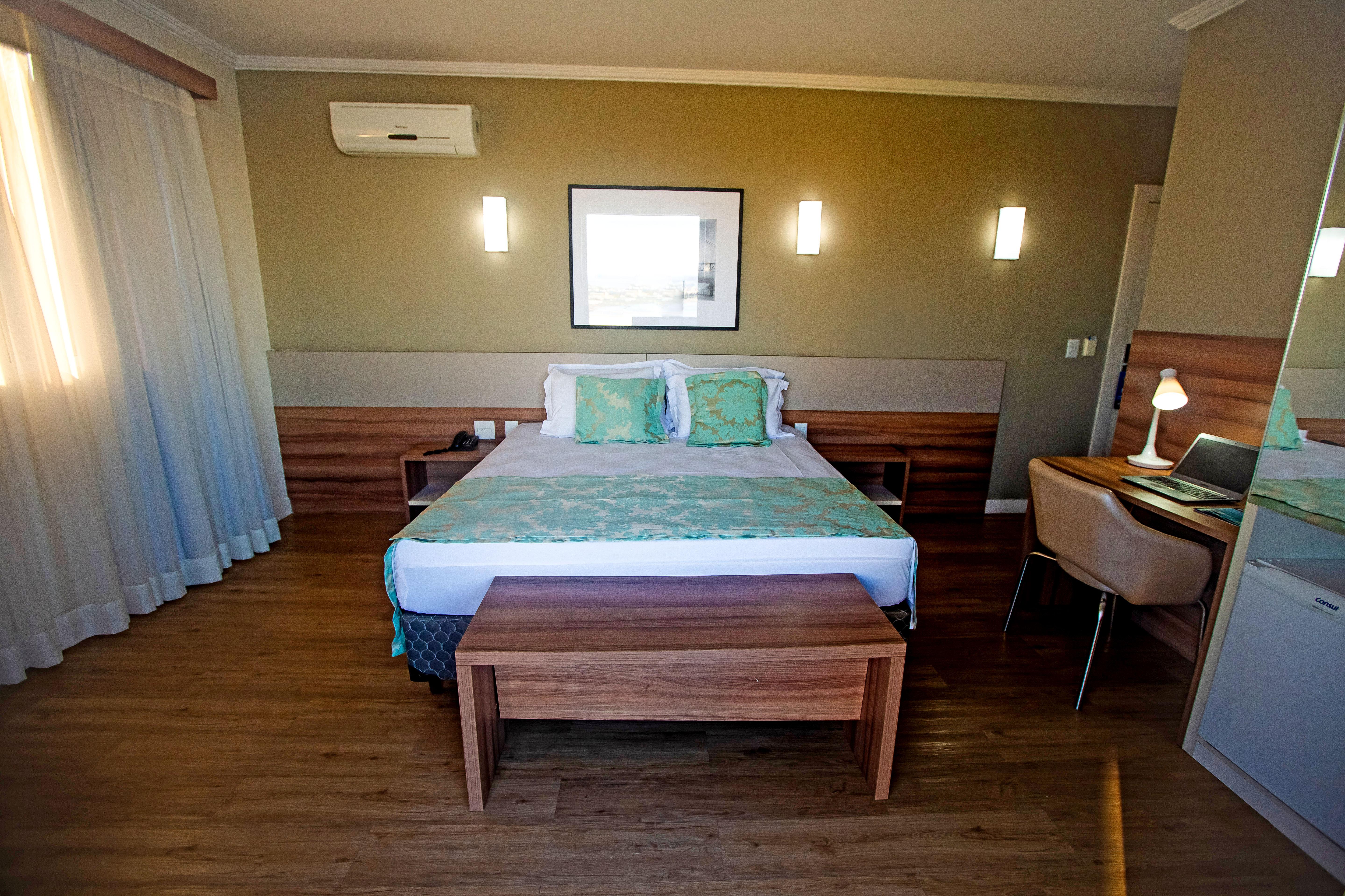 Iate Centro Hotel 4*
